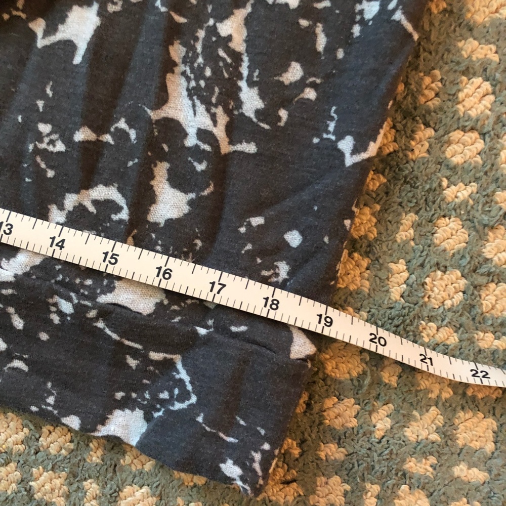 Fabletics Burnout Sweatshirt :: M, EUC - Picture 3 of 5